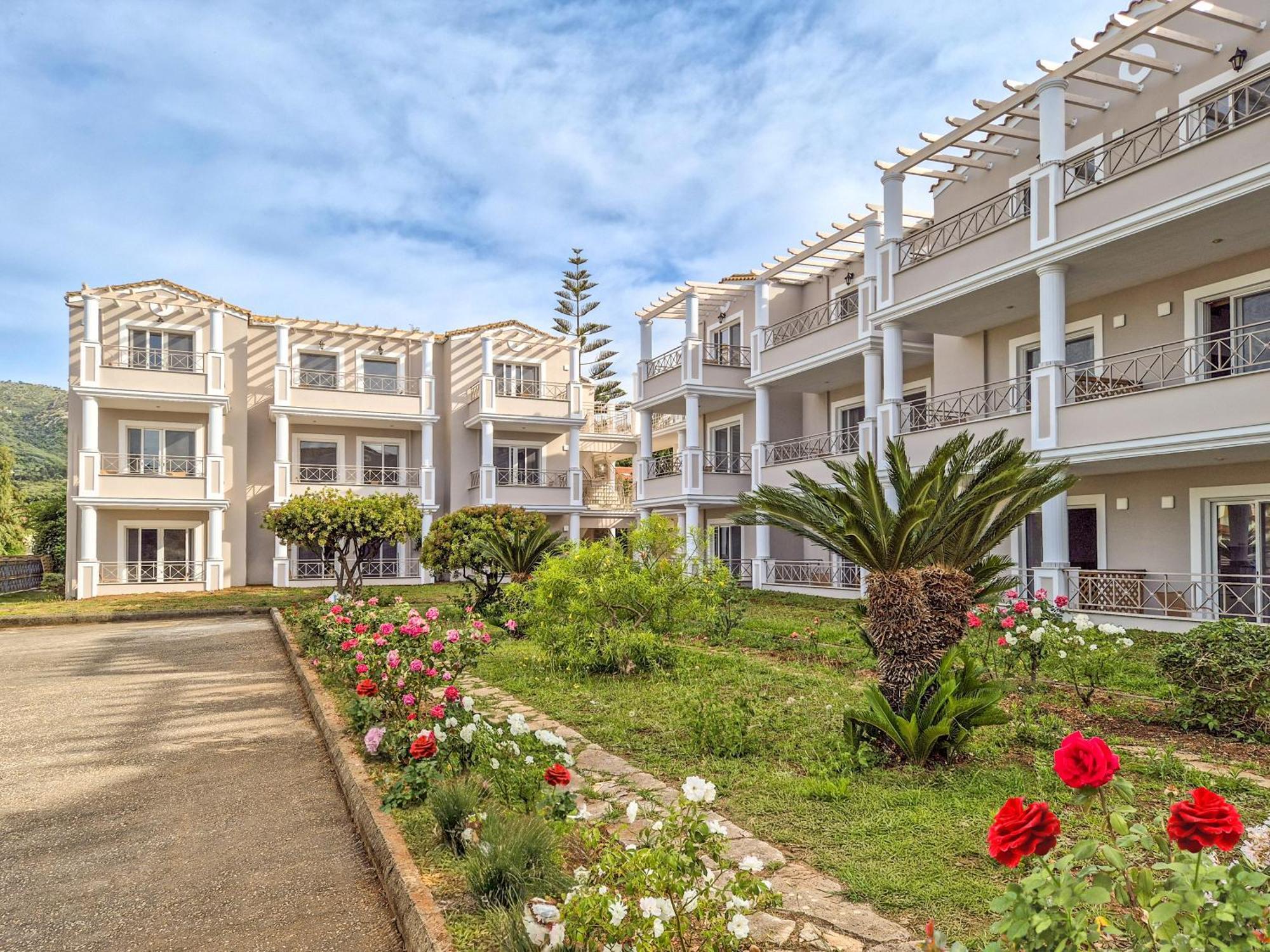 Thinalos Aparthotel 3*