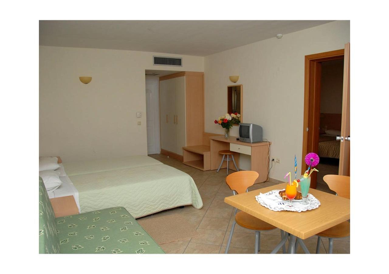 Aparthotel Thinalos 3*